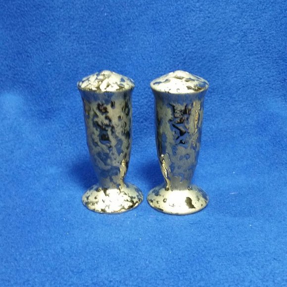 Weeping Gold Salt and Pepper Shaker Set 1940's MCM Weeping Gold Over Porcelain - Picture 8 of 10